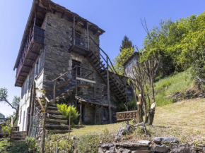 Heavenly Holiday Home in Carcente with Balcony